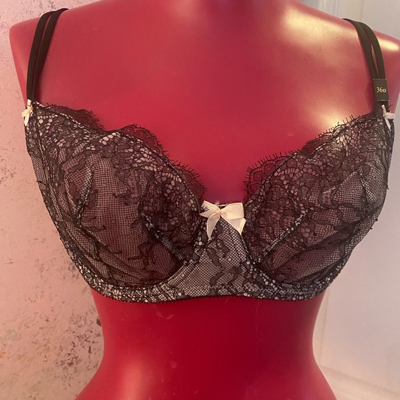 Victoria’s Secret unlined Demi bra black and pink lace with pink bow detail bra - Picture 2 of 12
